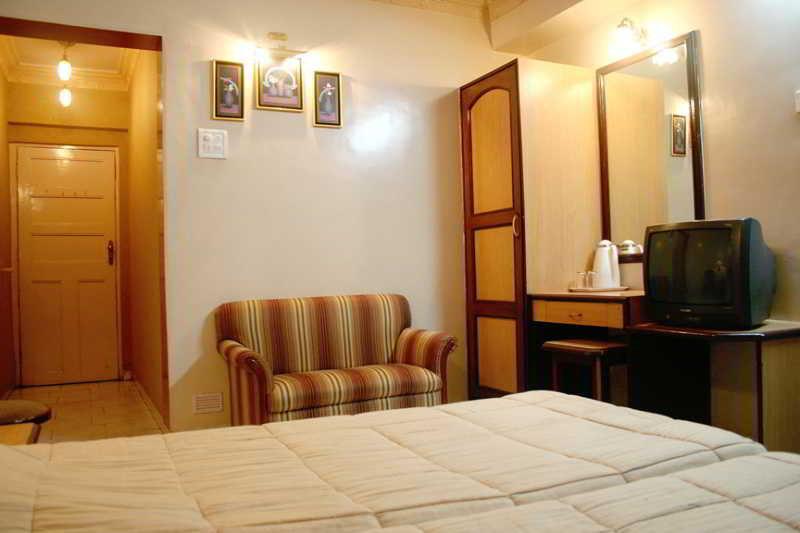 מומביי Hotel Manama מראה חיצוני תמונה