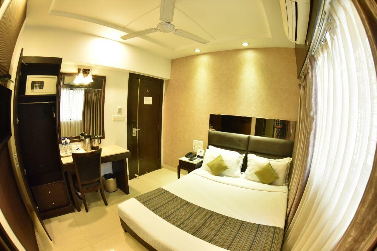 מומביי Hotel Manama מראה חיצוני תמונה