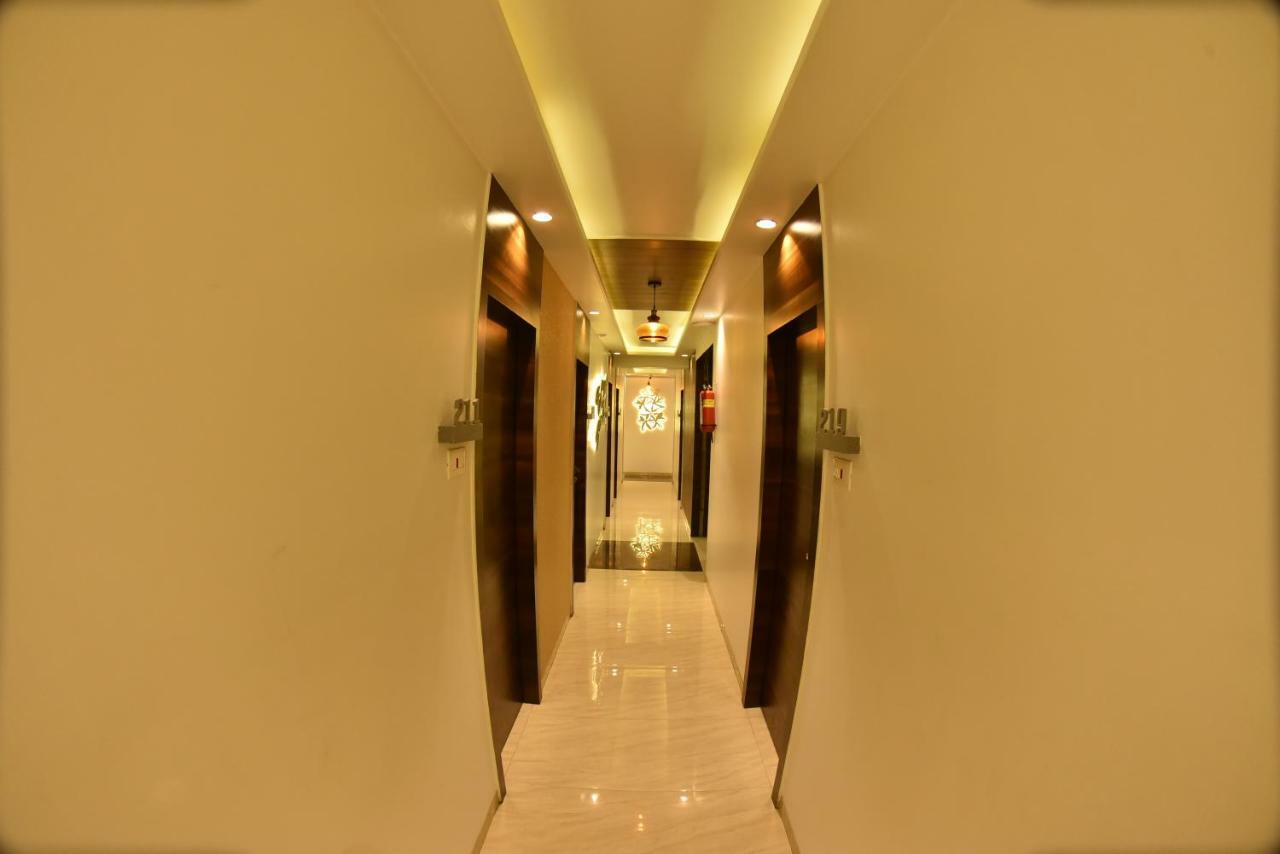 מומביי Hotel Manama מראה חיצוני תמונה