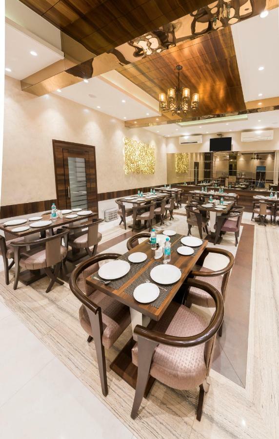 מומביי Hotel Manama מראה חיצוני תמונה