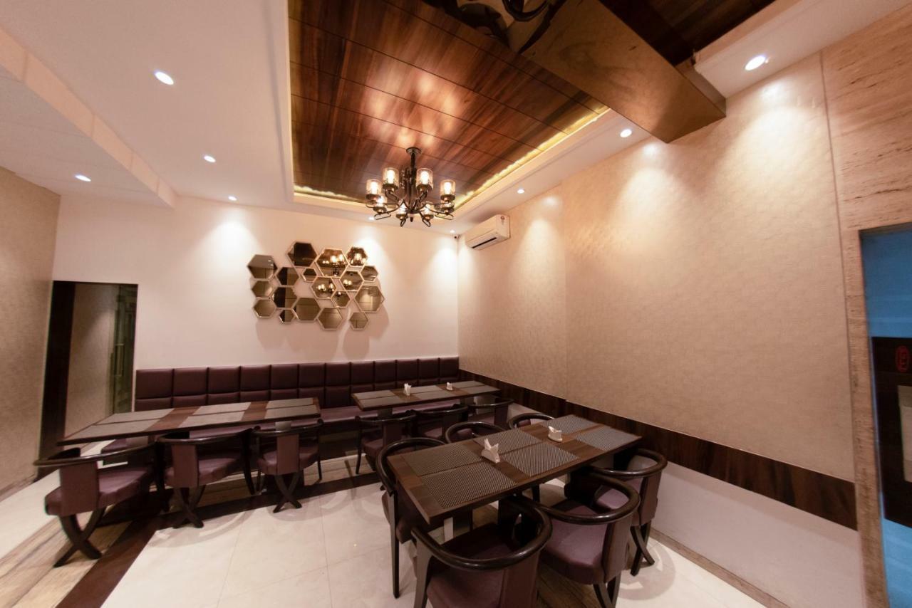 מומביי Hotel Manama מראה חיצוני תמונה
