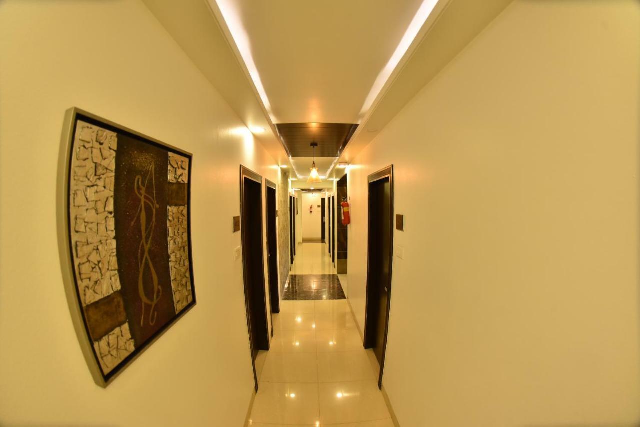 מומביי Hotel Manama מראה חיצוני תמונה