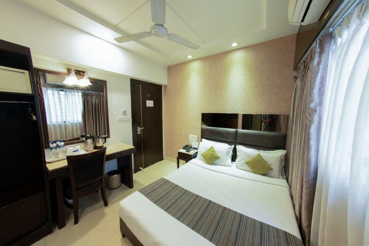 מומביי Hotel Manama מראה חיצוני תמונה