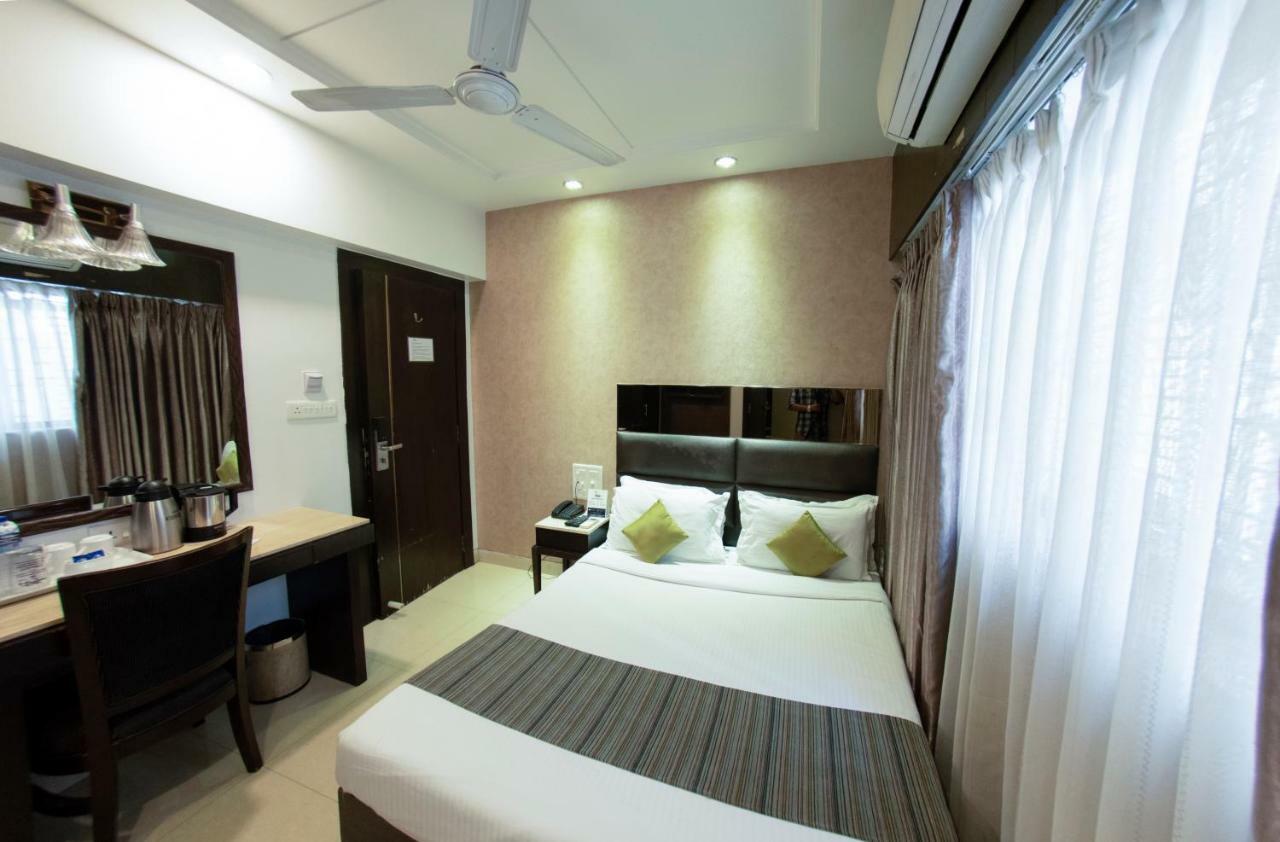 מומביי Hotel Manama מראה חיצוני תמונה