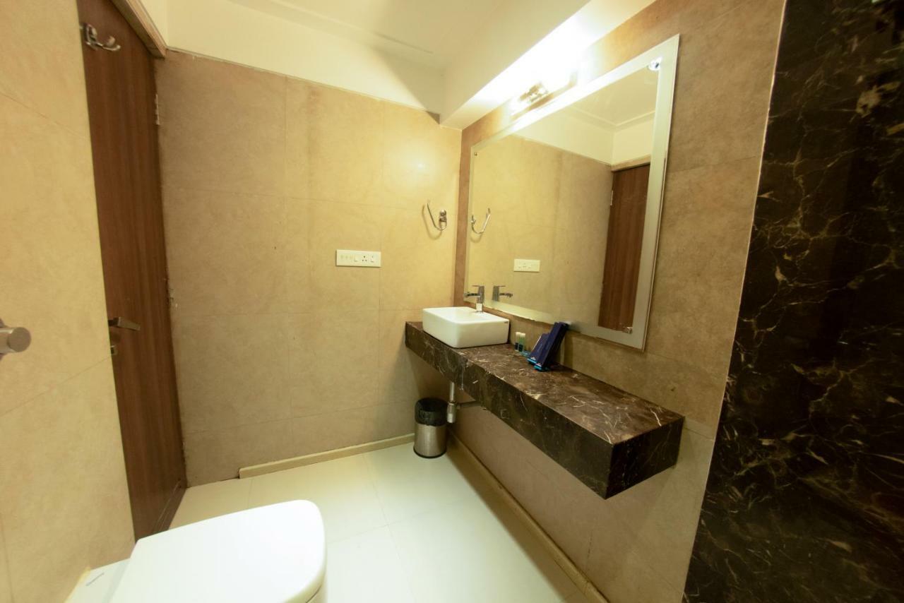 מומביי Hotel Manama מראה חיצוני תמונה